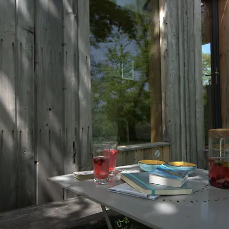 אתר קמפינג Les De Julie Lissac et Mouret