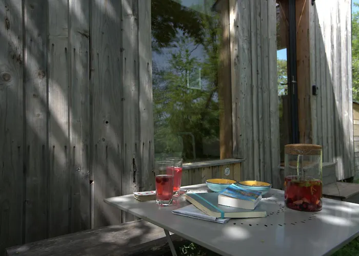 Camping Les De Julie Lissac et Mouret