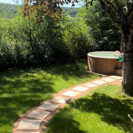 Les De Julie Kamp alanı Lissac et Mouret